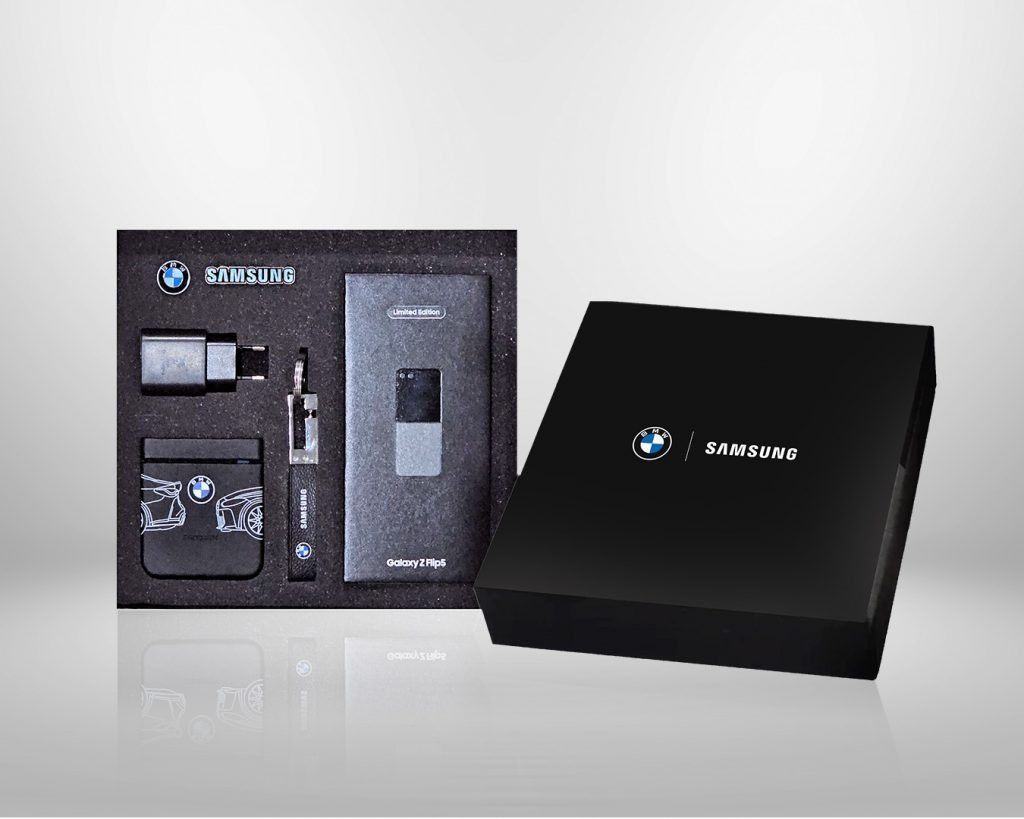 Samsung ra mắt Galaxy Z Fold5 và Z Flip5 phiên bản BMW Edition - 1695036955