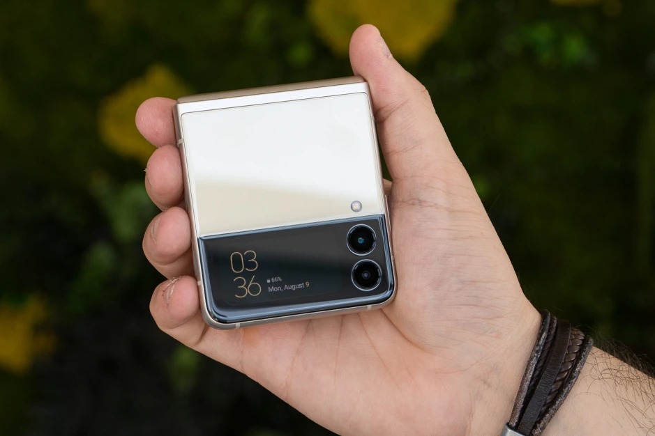 Galaxy Z Flip3 là chiếc smartphone nhỏ gọn và hoàn hảo nhất của Samsung - 1648717330