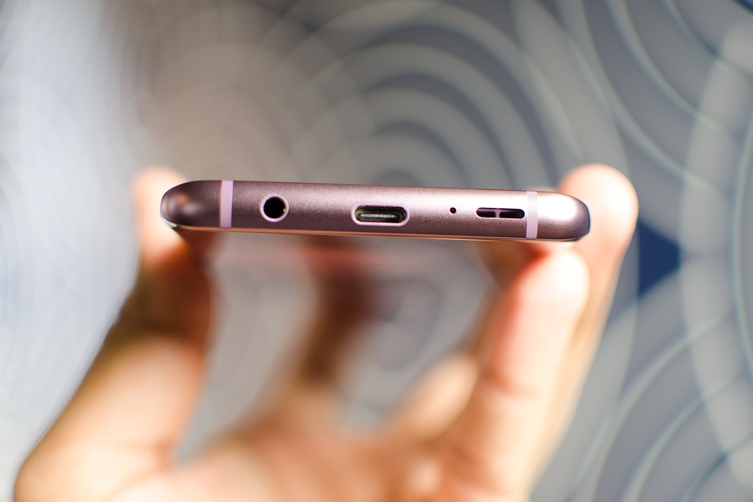 Loa của Samsung Galaxy S24 Ultra chuyển sang thiết kế dải dài như trên Galaxy S9 - 1698034592